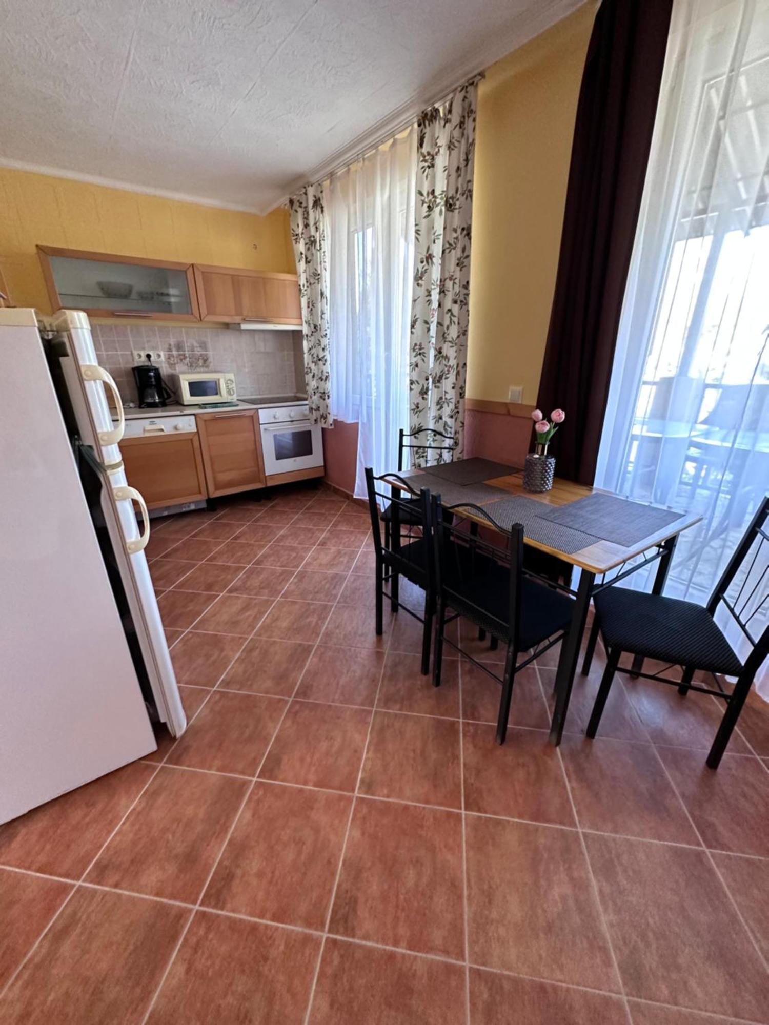 Aranyeso Apartman Hajduszoboszlo Exterior foto