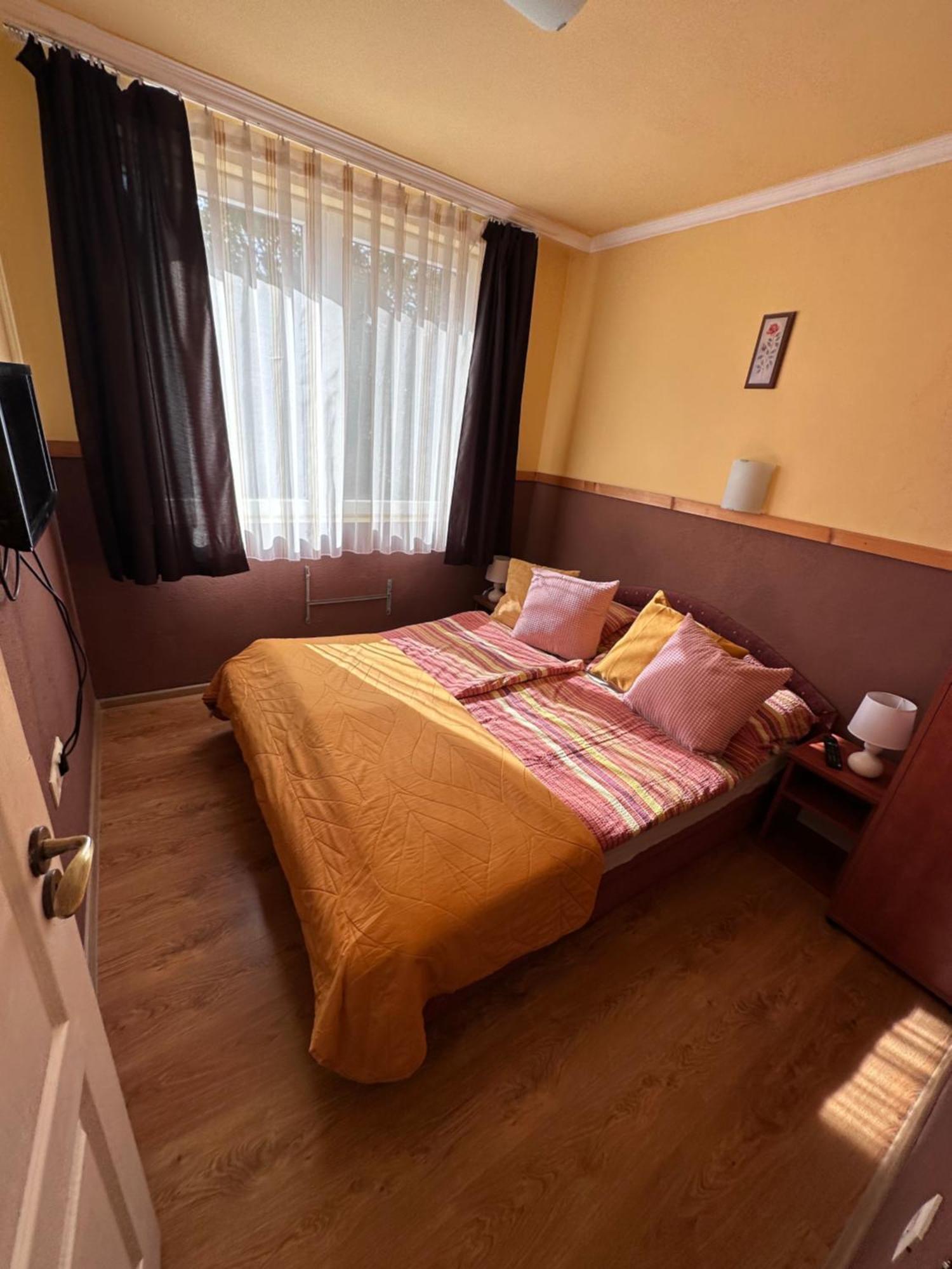 Aranyeso Apartman Hajduszoboszlo Exterior foto